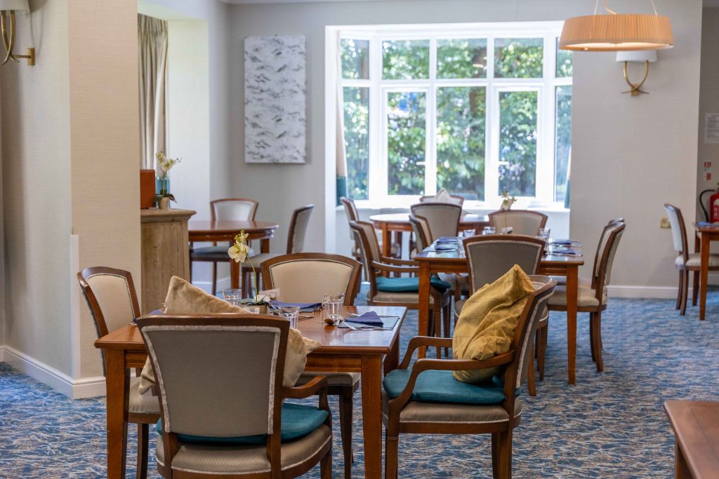 Melton Court Dining Room-2