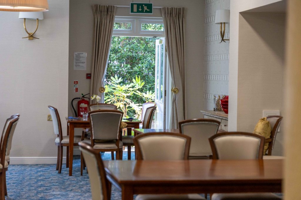 Melton Court Dining Room-3