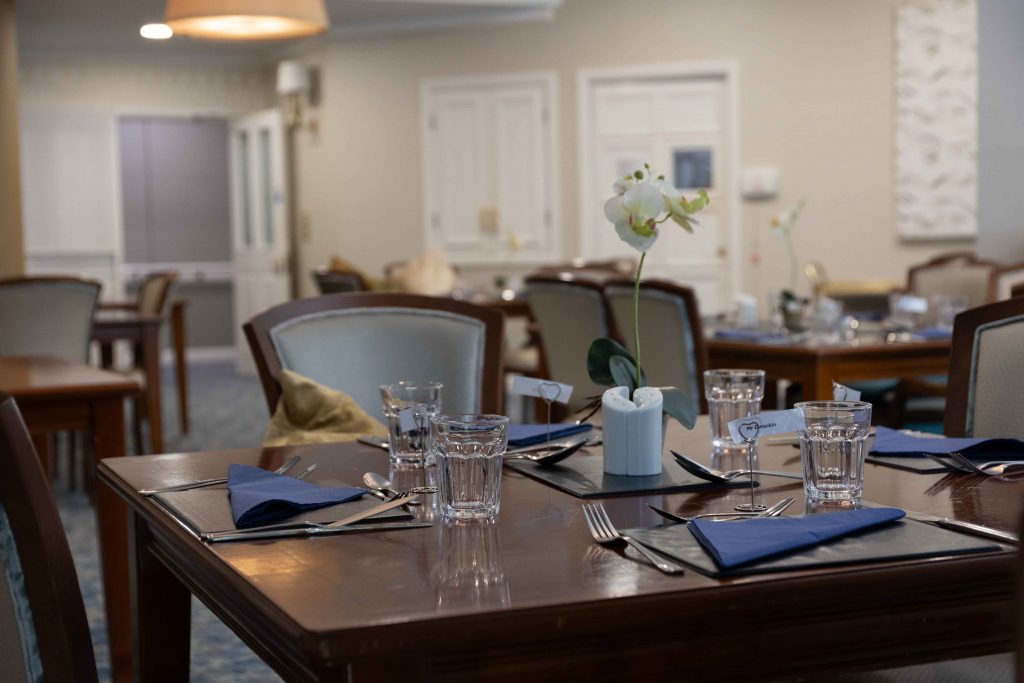 Melton Court Dining Room-6