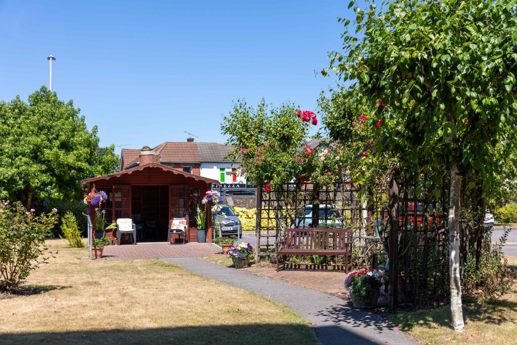 Melton Court Garden-07