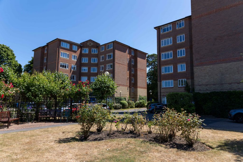 Melton Court Garden-27